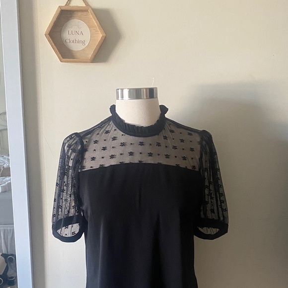 NWT Floral Mesh Yoke Top - Picture 3 of 6